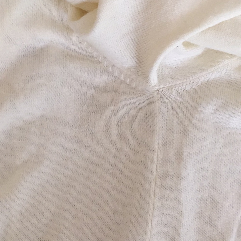 📦SOLD📦 Old Navy ivory cardigan w/flowers - Picture 8 of 8